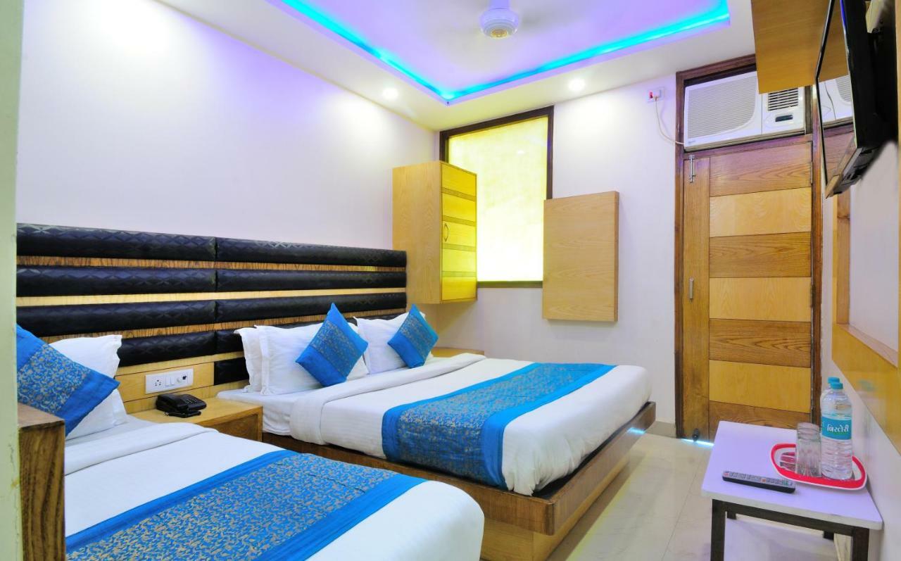 Hotel Lahorimal Deluxe Új-Delhi Kültér fotó